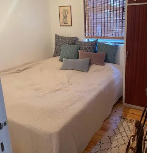 Σπίτι διακοπών Retro Woodland With Modern Twist Amidst Trees *